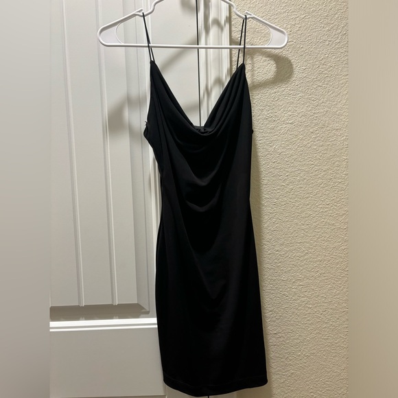 black dress - Picture 1 of 4